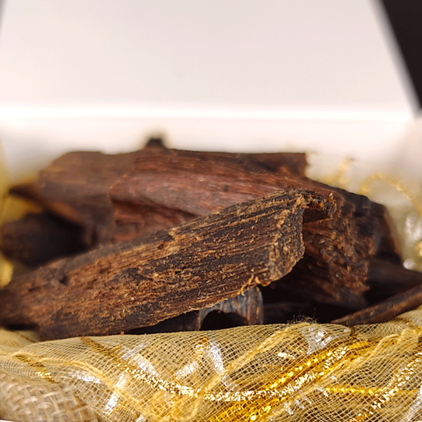 Oud Vanilla Royal Grade Agarwood Incense, Infused with Vanilla, 35 grams Long-Lasting Aroma